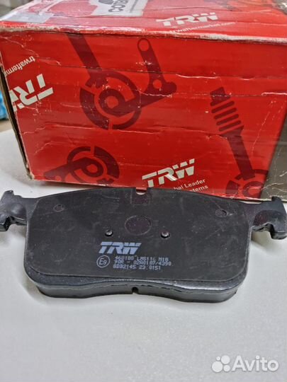 Комплект колодок TRW GDB2145 c Датчиком (Новые)