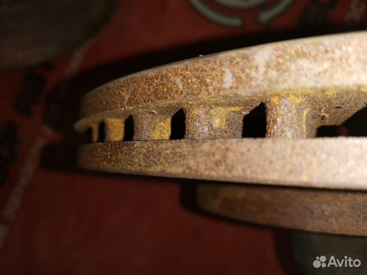 Диск тормозной передний Chevrolet Cruze 1.8