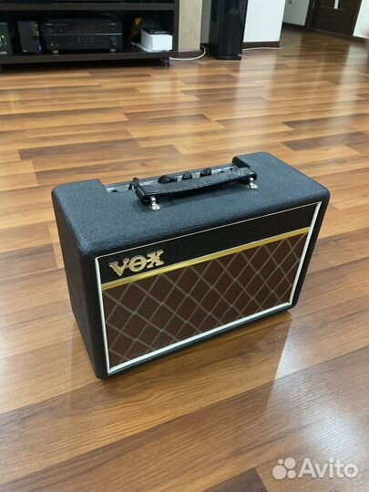 Гитарный комбоусилитель 10 ватт