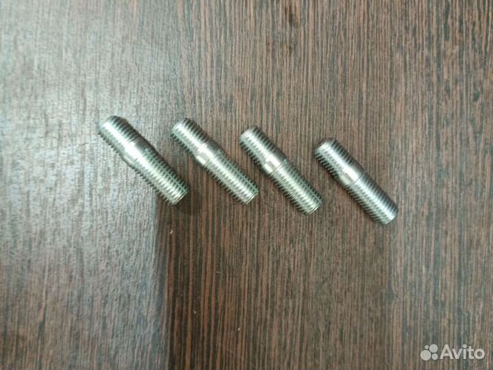 Шпилька крепления глушителя M10x1.25mm L37mm