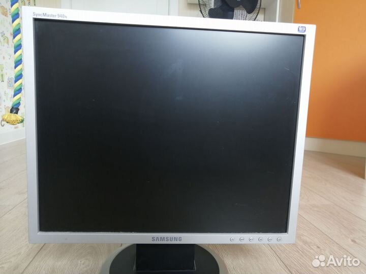 Монитор Samsung