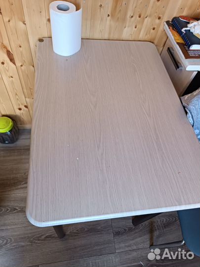 Стол кухонный с ящиком