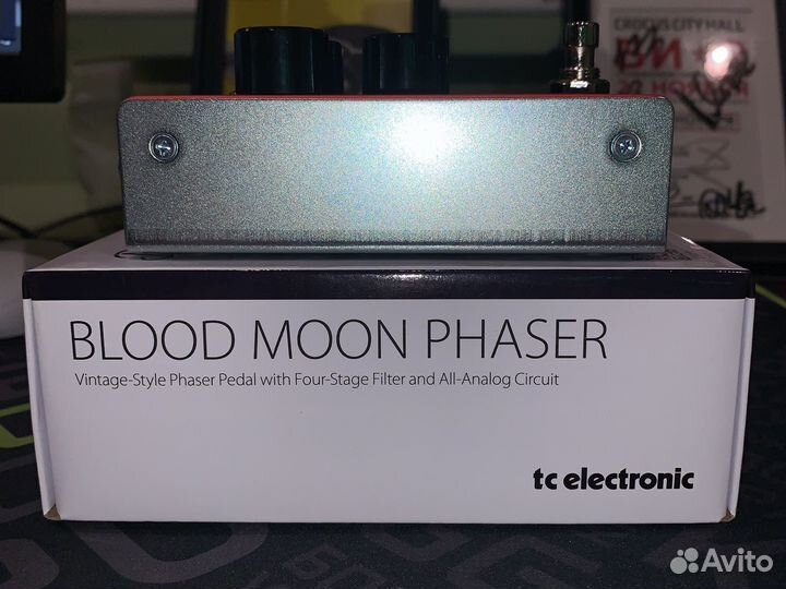 Педаль эффектов /Tc Electronic blood moon phaser