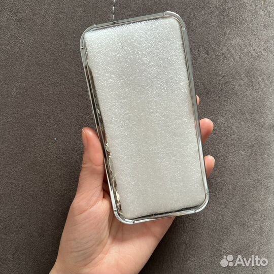 Модный чехол на iPhone 14 pro