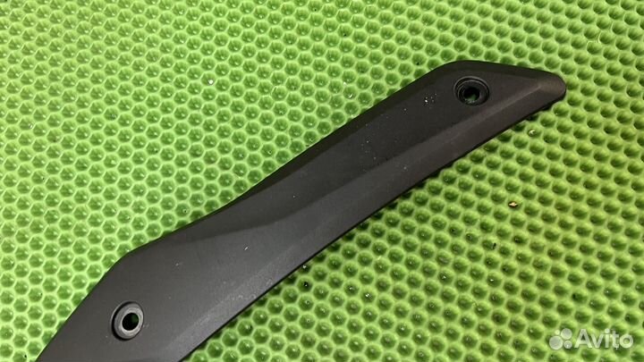 Накладка ветрозащитного щитка Л BMW