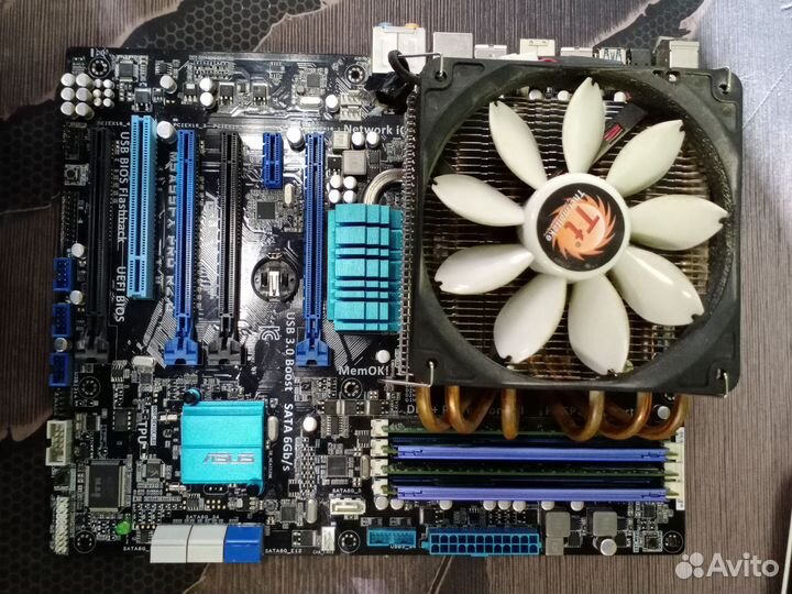 Материнская плата с процессором и памятью