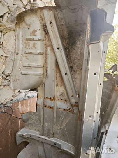 Пороги на mercedes 210