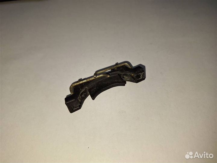 Кронштейн (сопут. товар) Audi Q7 2005