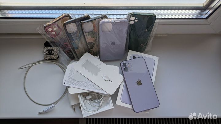 iPhone 11 Purple 64gb полный комплект с 5 чехлами