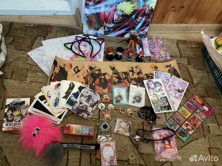 Лот аниме атрибутики огромный