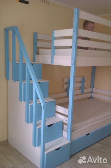 Детская Двухъярусная кровать с лесенкой комод