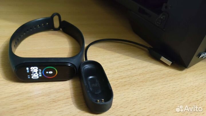Фитнес-браслет Xiaomi Mi Smart Band 4 NFC черный