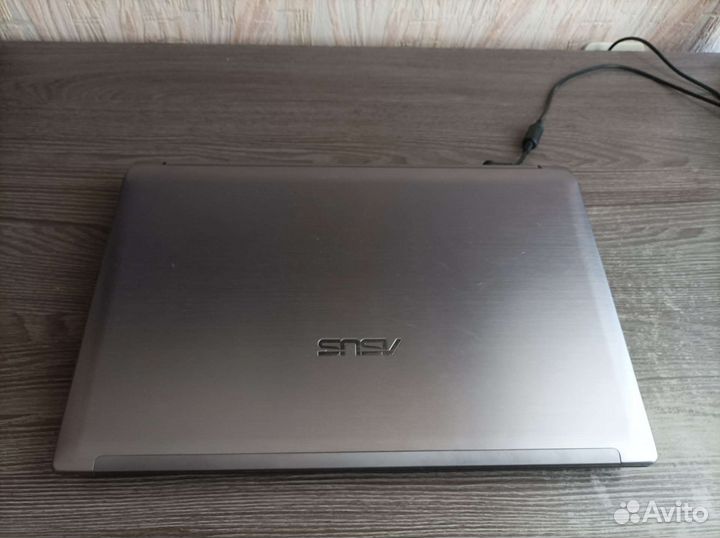Ноутбук asus