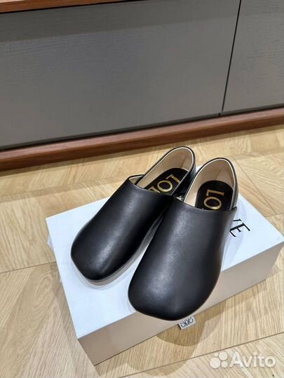 Обувь женская Loewe