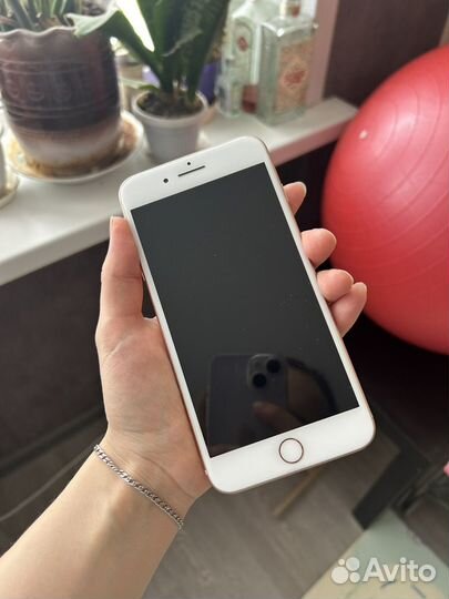 iPhone 8 Plus, 64 ГБ