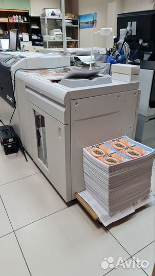 Xerox Versant 3100 со стекером
