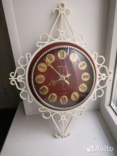 Часы настенные янтарь с подсвечниками