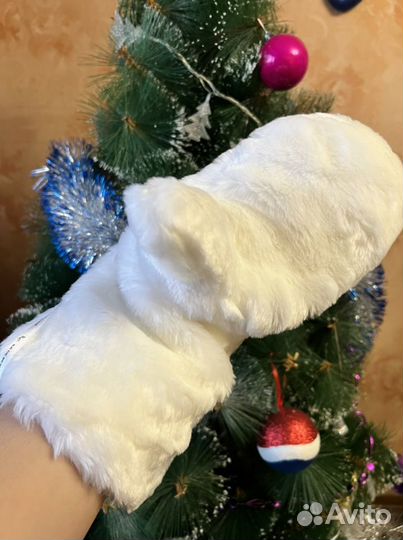 Рукавицы из искусственного меха белые