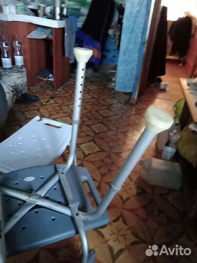 Кресло для пожилых в дущевую