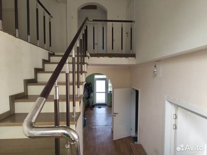 Перила с деревом 51 поручень со вставкой бук