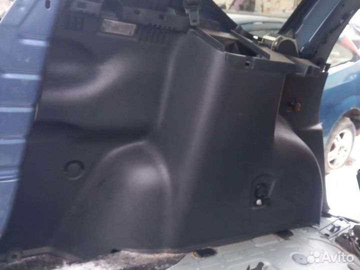 Пластик багажника Renault Duster