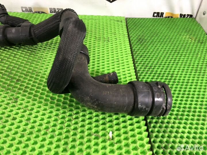 Патрубок радиатора нижний Volvo XC60