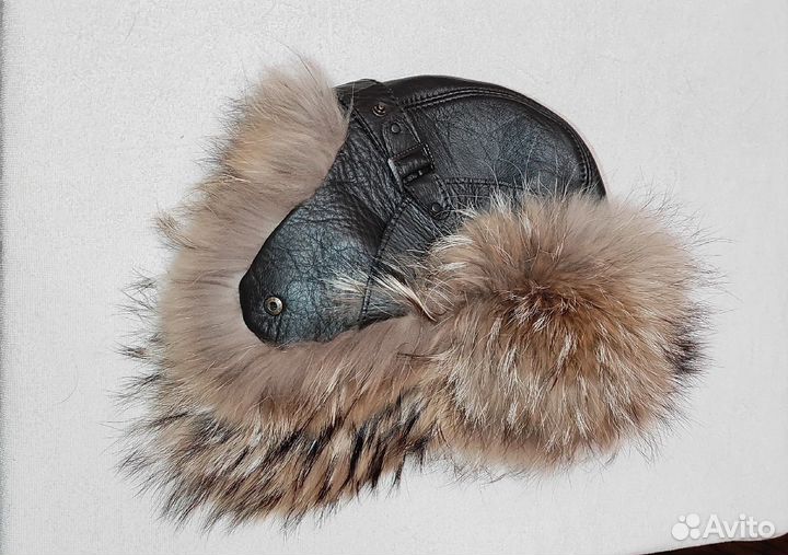 Шапка ушанка пилот кожа, мех енота