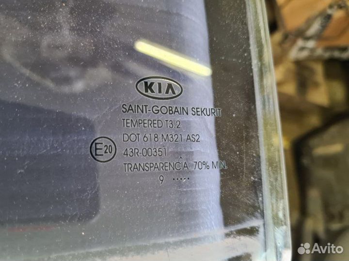 Стекло двери Kia Sportage 2009