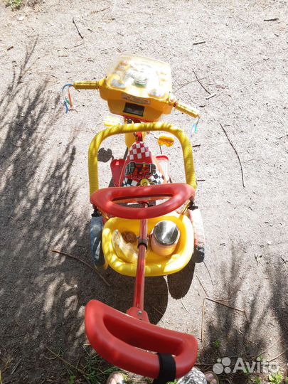 Велосипед детский трехколесный с ручкой