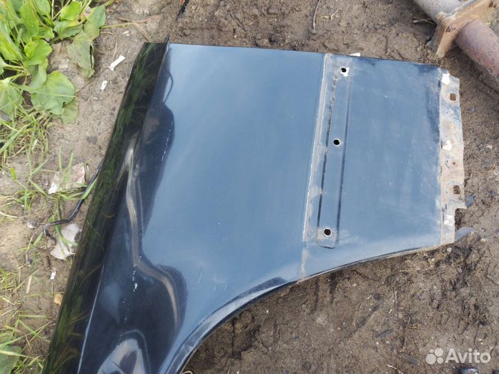 Крыло переднее левое mercedes 124 мерседес 124