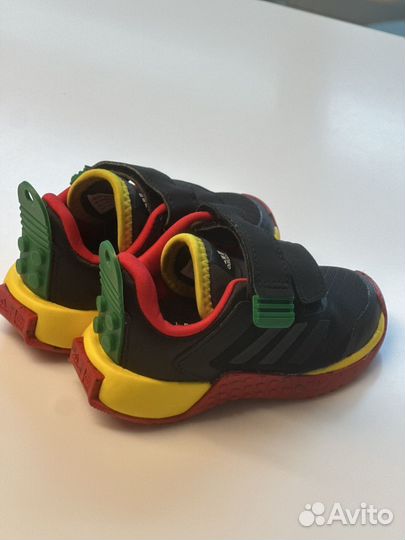 Кроссовки на первые шаг