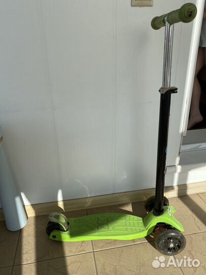 Самокат трехколесный