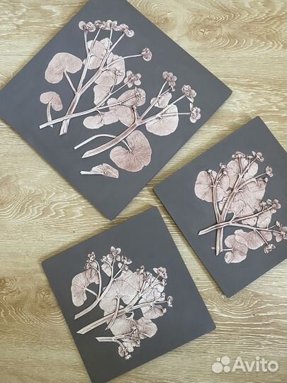 Барельефы с калужницей, панно из гипса