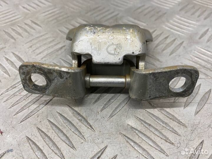 Б/У петля двери задний правый Daewoo Matiz klya