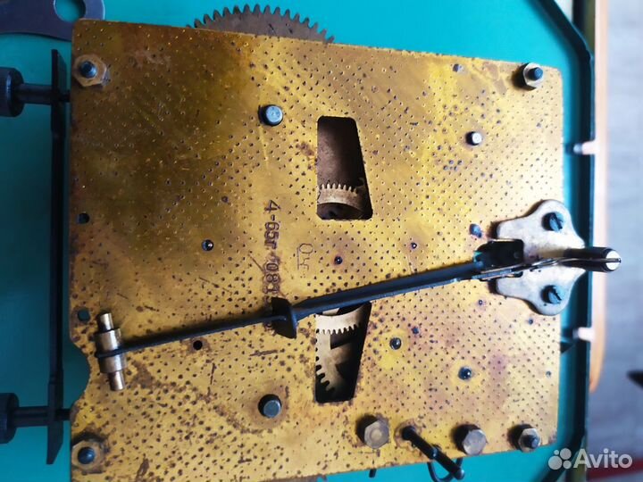 Часы очз Янтарь механизм