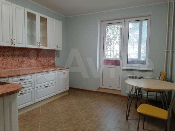 2-к. квартира, 74 м², 2/14 эт.