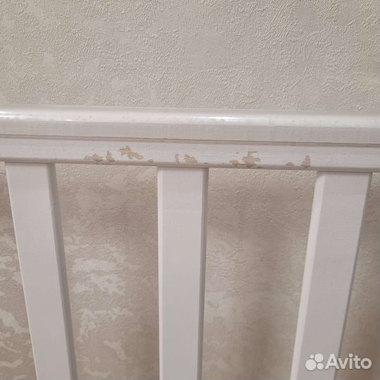 Детская кроватка с маятником