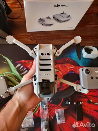 Квадрокоптер DJI Mini 2 Fly More Combo