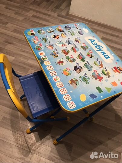Детский столик и стульчик