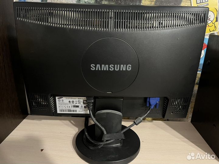 Монитор Samsung