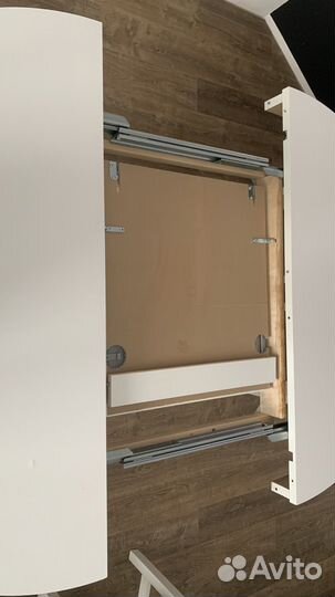 Кухонный стол и стулья IKEA