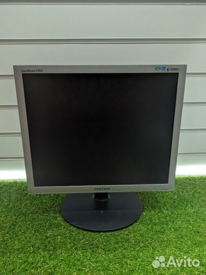 Монитор. Samsung 17-19