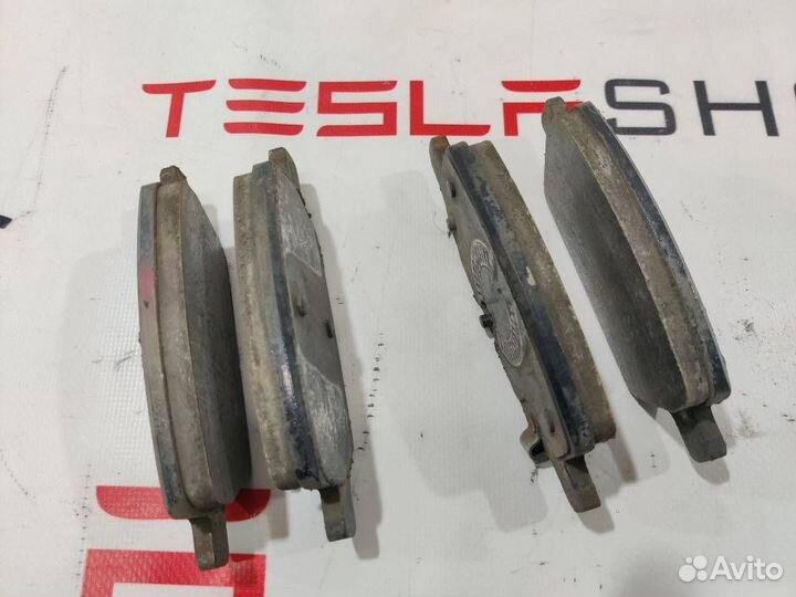 Тормозные колодки зад. Tesla Model Y 2021