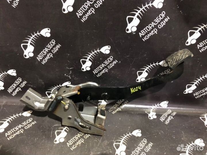 Педаль сцепления Kia Soul 1.6 G4FD 2014