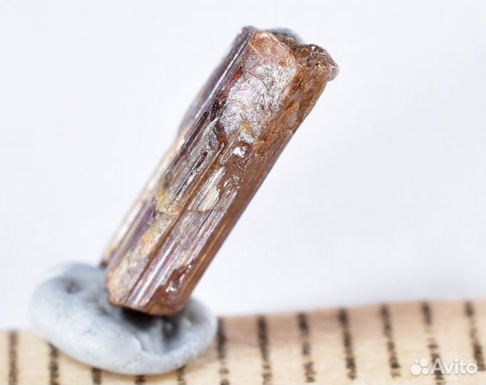 Рутил. Природный кристалл