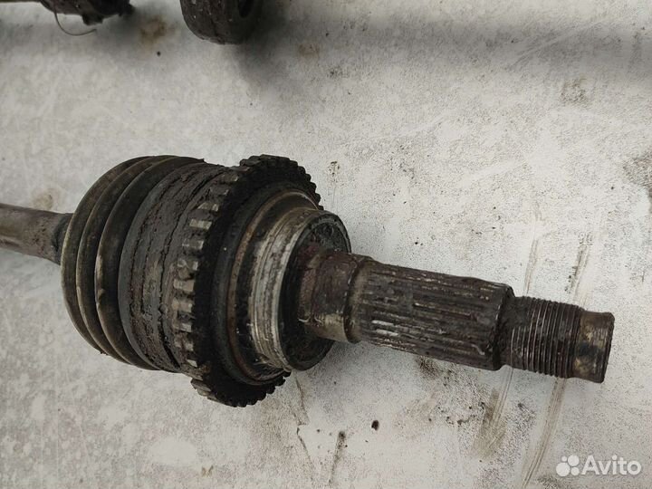 Привод в сборе Mazda familia 1998г. АКПП