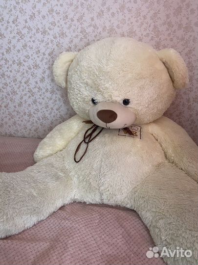 Большой Плюшевый медведь