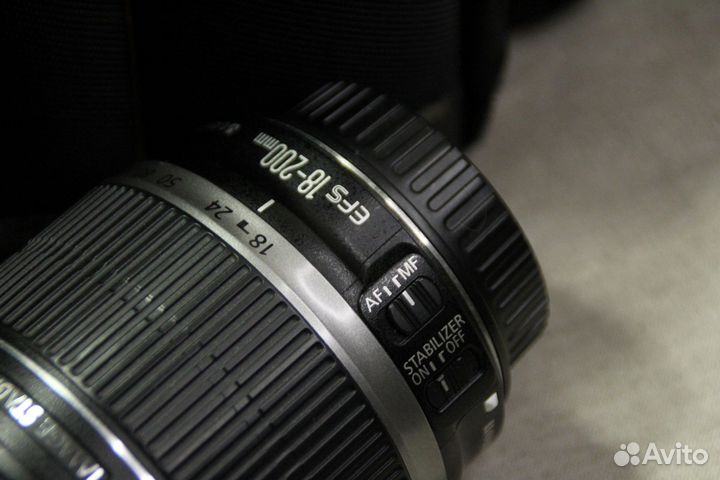 Canon EOS 550 D + Canon EFS 18-200