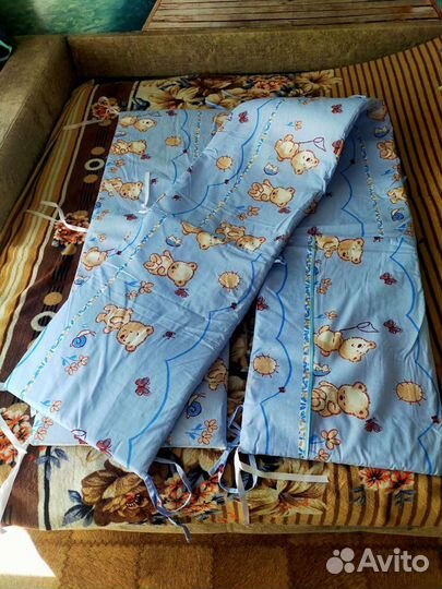 Бортики в детскую кроватку с балдахином