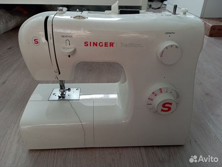 Швейная машинка Singer